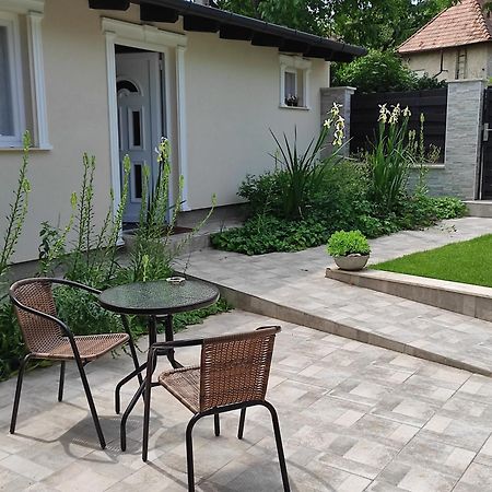 Garden Home Törökbálint Esterno foto