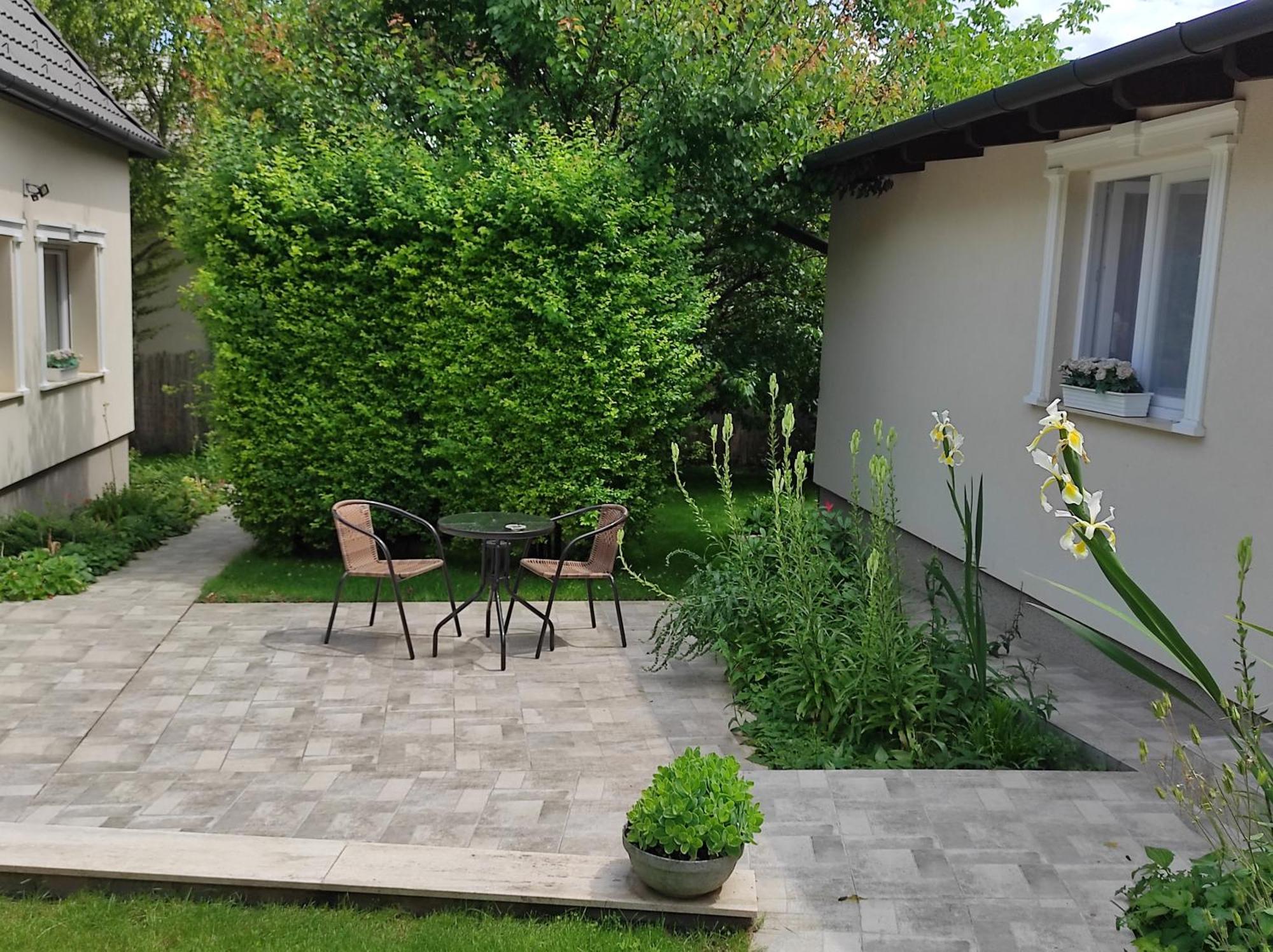 Garden Home Törökbálint Esterno foto