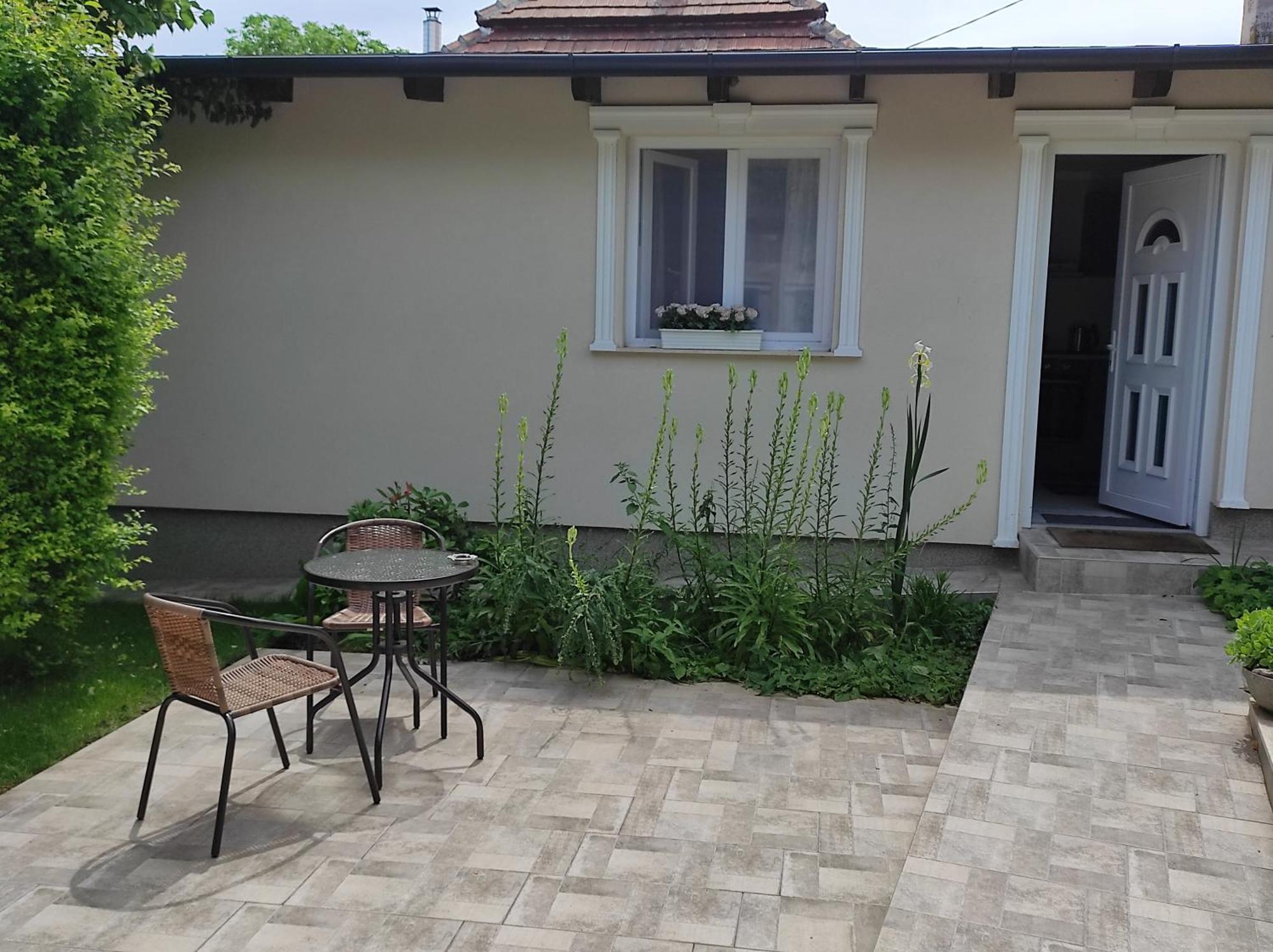 Garden Home Törökbálint Esterno foto